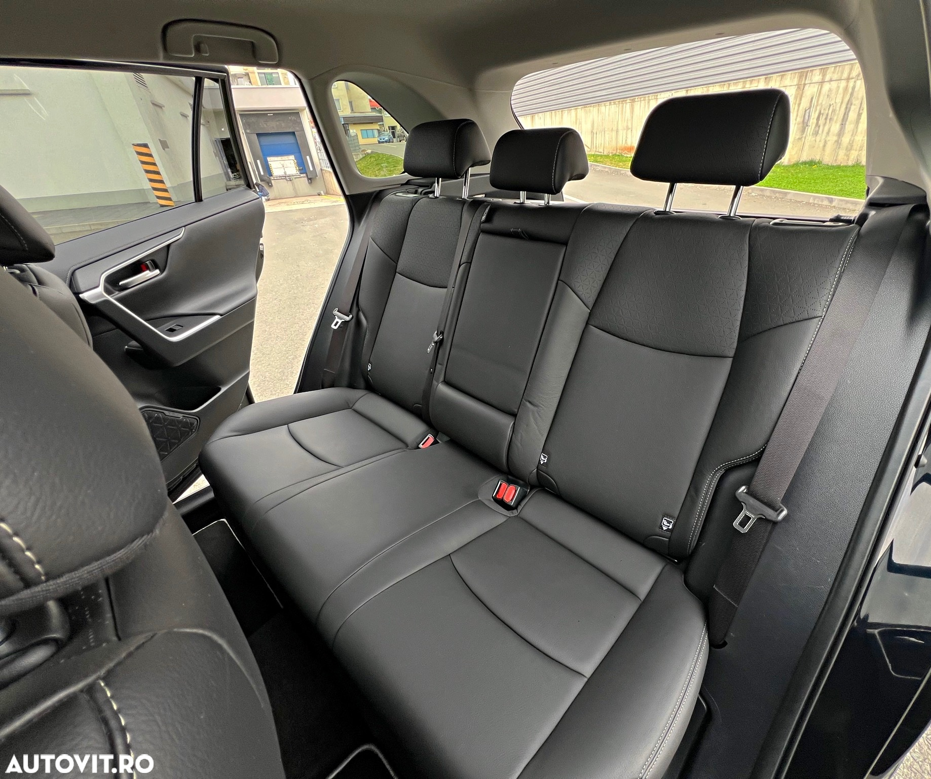 Toyota RAV4 2.5 Hybrid VVT-iE 4x4 Luxury Plus - 11
