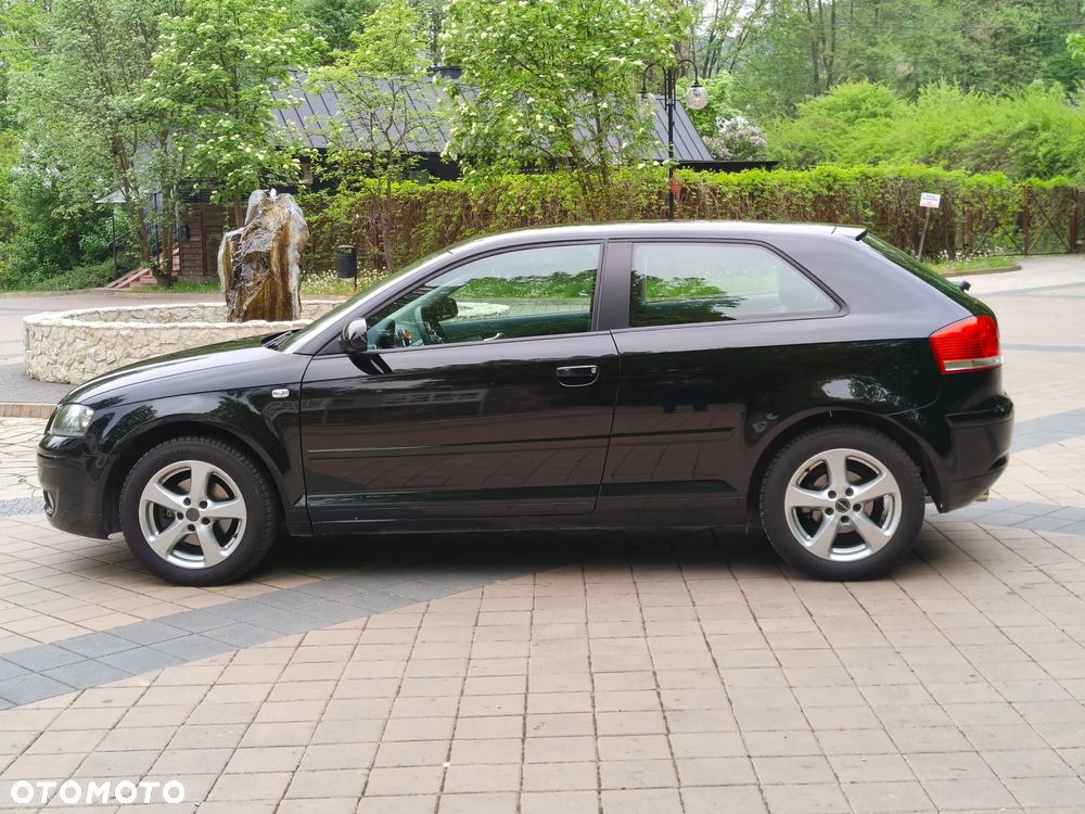 Audi A3 3-drzwiowe 1.6 FSI Ambiente - 5
