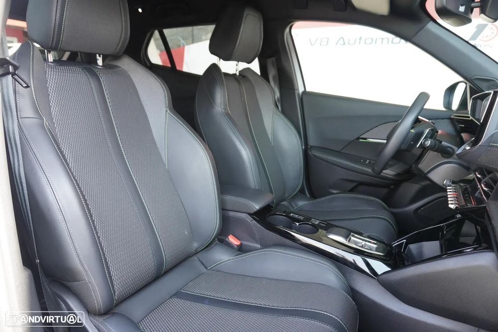 Peugeot 2008 1.2 PureTech GT EAT8 - 16