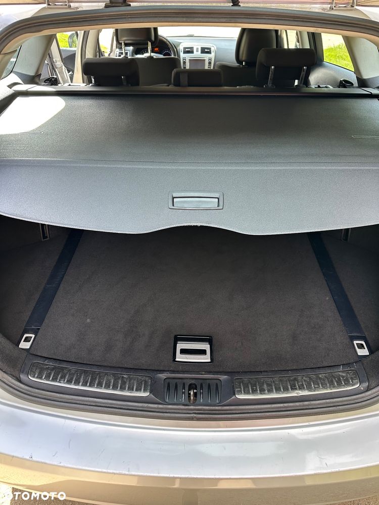 Toyota Avensis 1.8 Executive - 31
