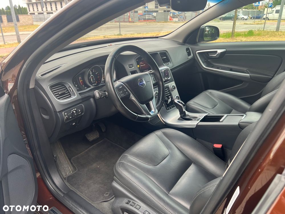Volvo V60 Cross Country T5 AWD Momentum - 6