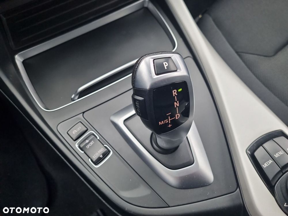 BMW Seria 1 118i - 21