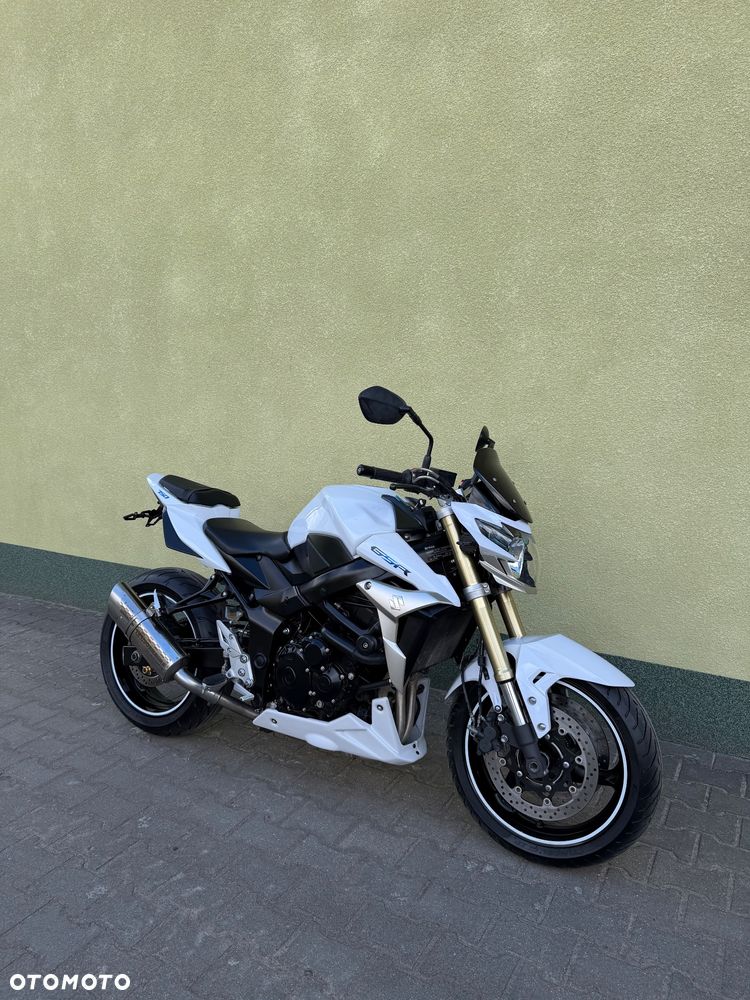 Suzuki GSR - 1