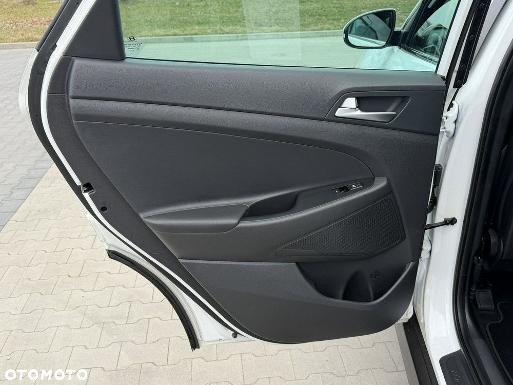 Hyundai Tucson blue 1.7 CRDi 2WD DCT Premium - 31