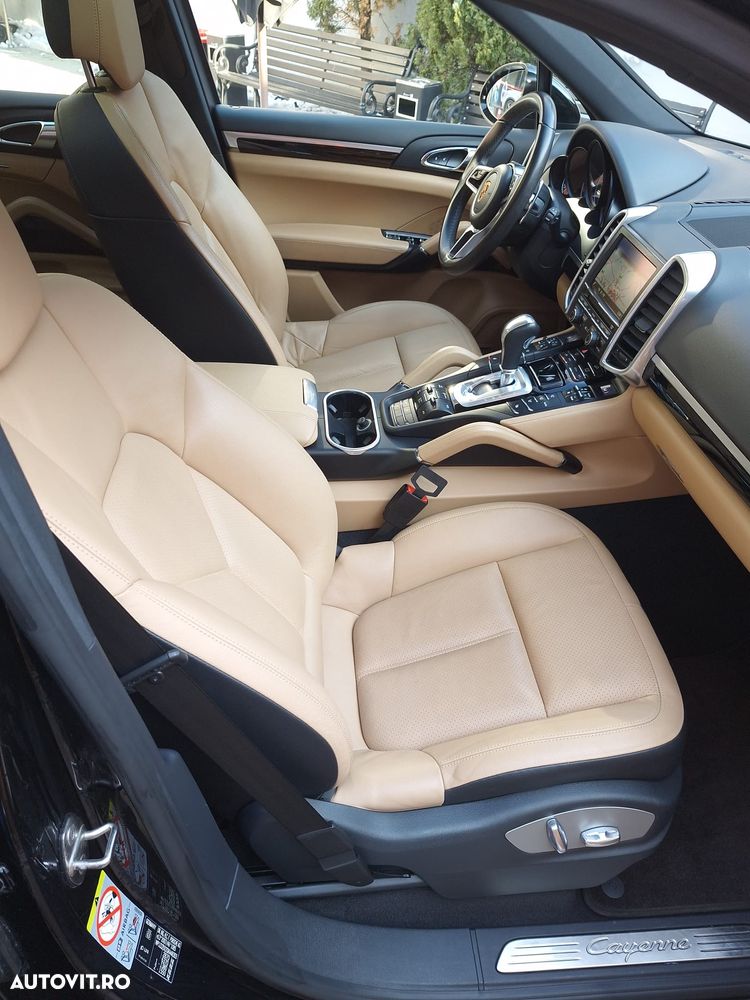 Porsche Cayenne 3.0 L - 15