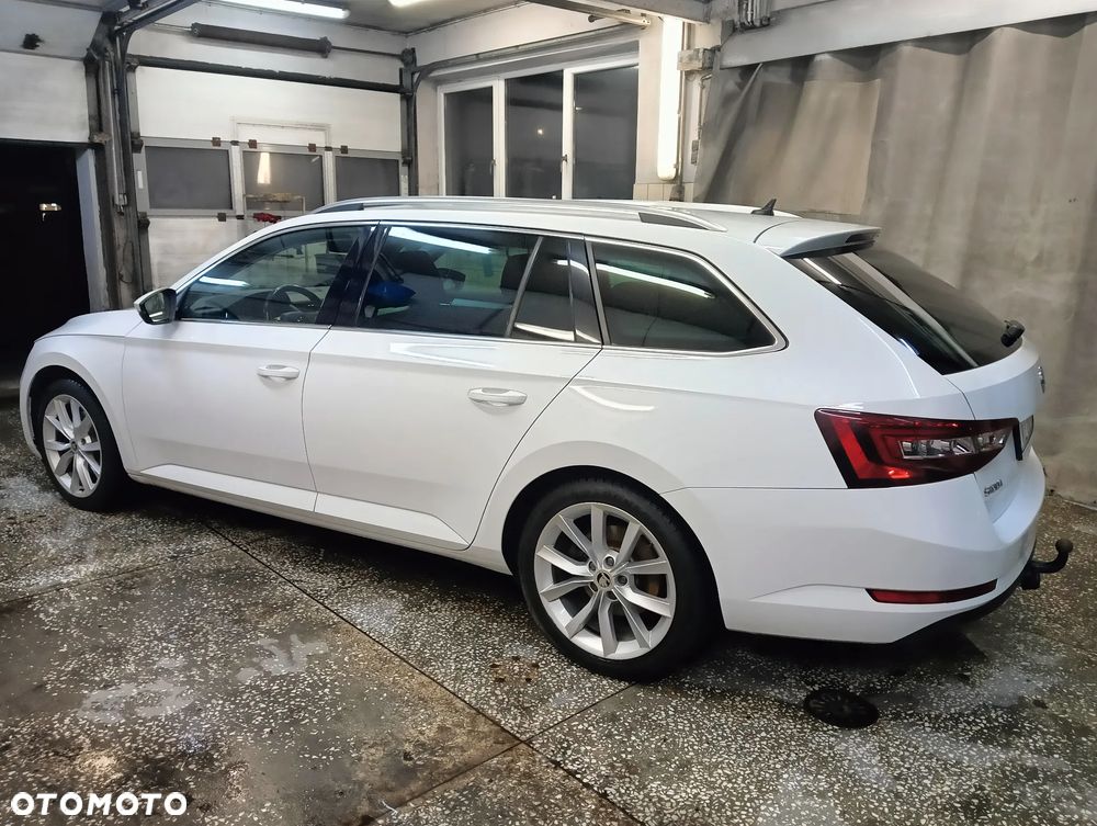Skoda Superb 1.8 TSI Ambition - 11