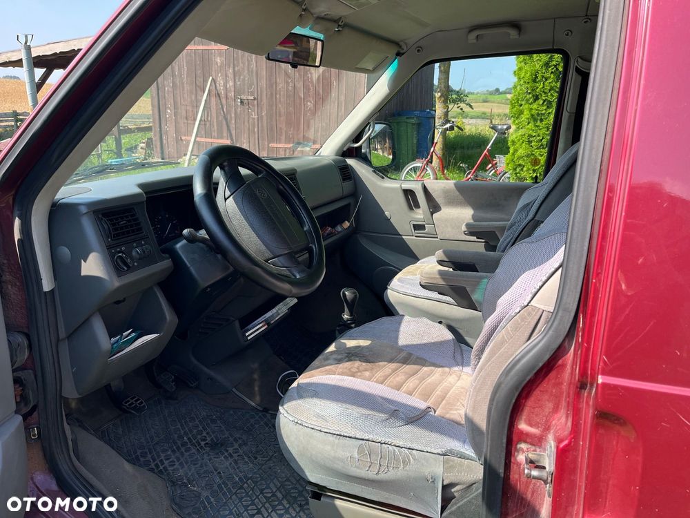 Volkswagen Multivan - 16
