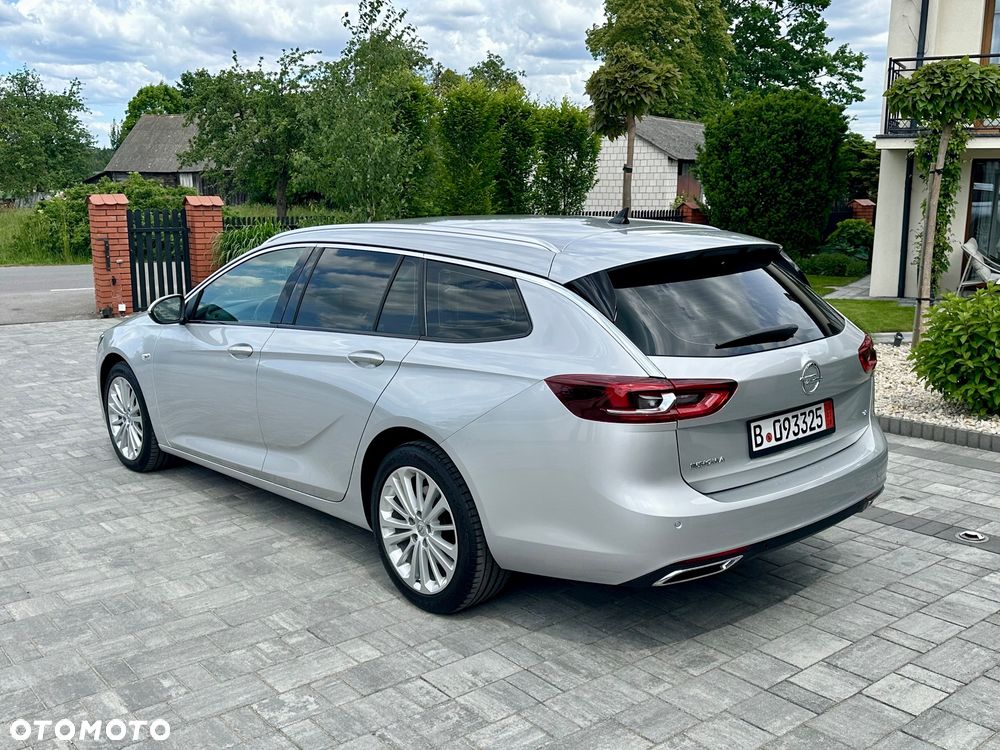 Opel Insignia 2.0 BiTurbo D 4x4 Automatik Ultimate Exclusive - 2