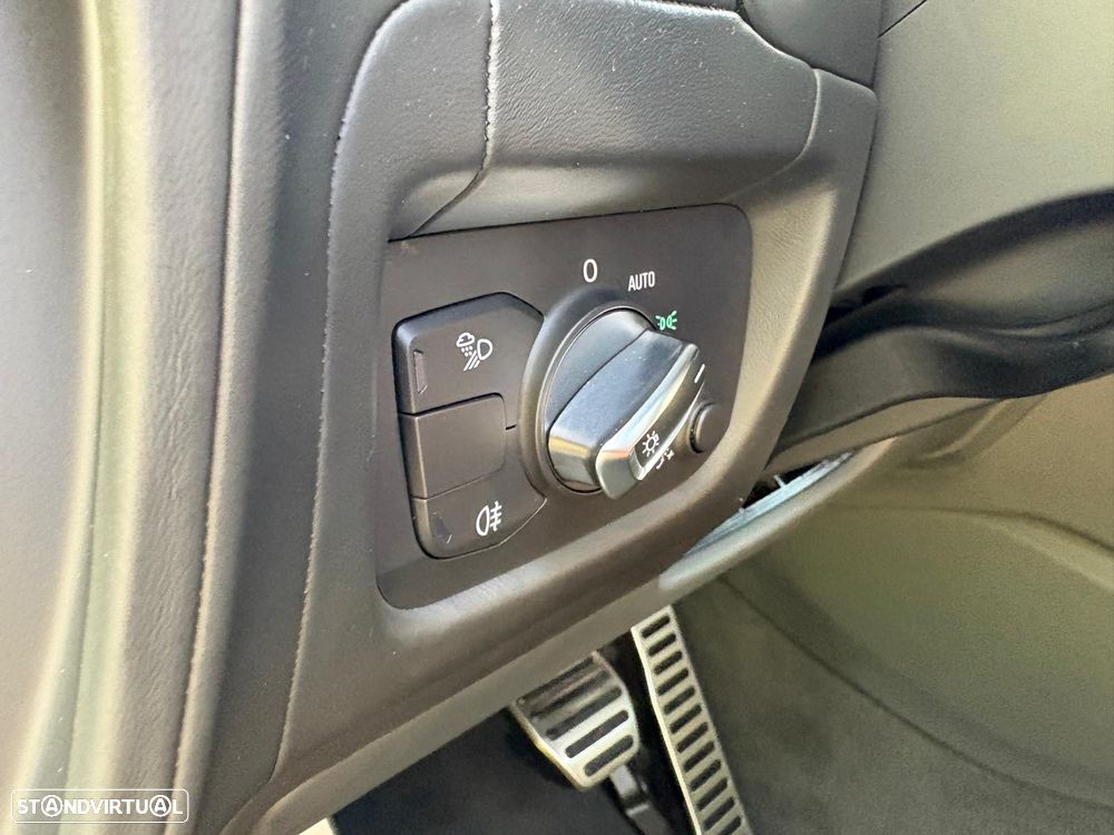 Audi R8 Coupé 5.2 FSI V10 S tronic - 15