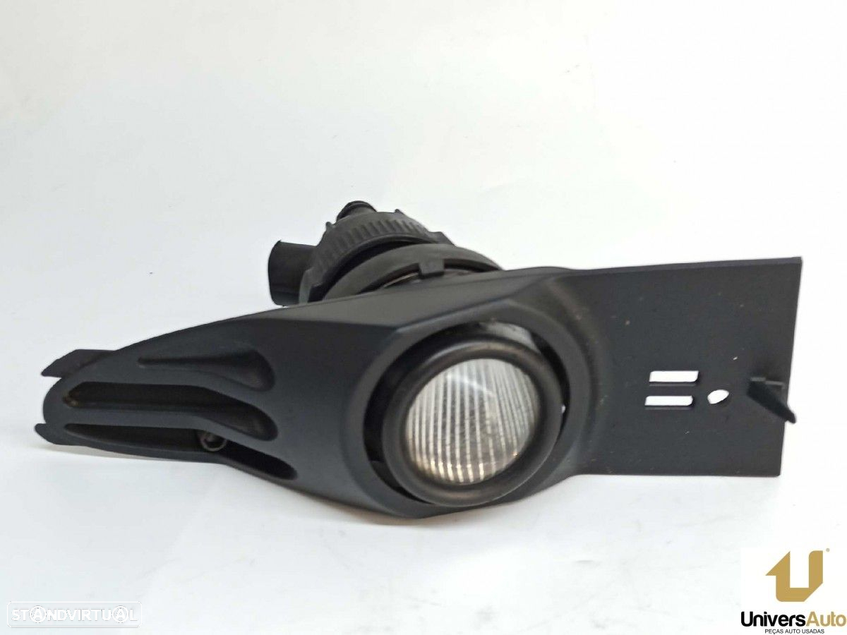 FAROL DE NEVOEIRO DIREITO BMW SERIE 7 (E65/E66) 740D - 8