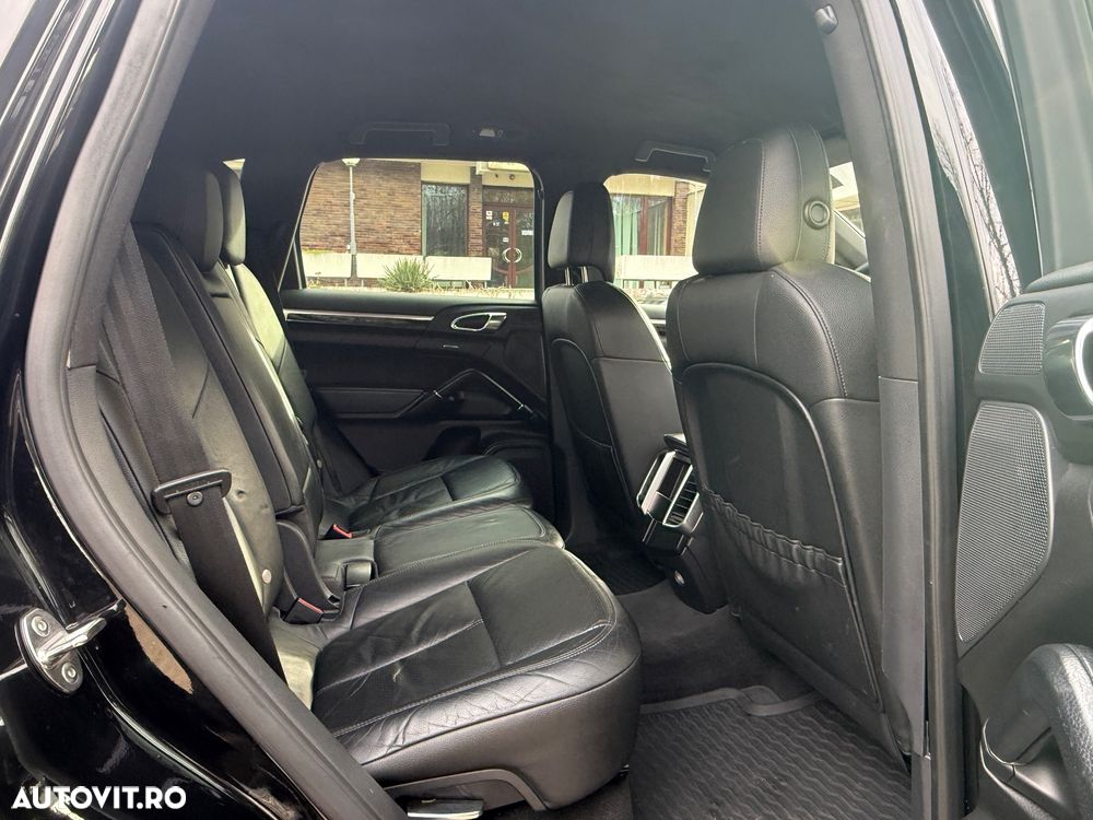 Porsche Cayenne Tiptronic S - 12
