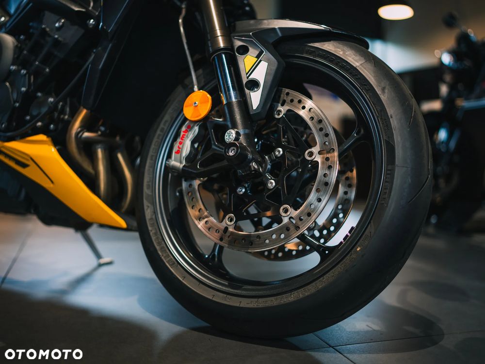 Triumph Street Triple - 5