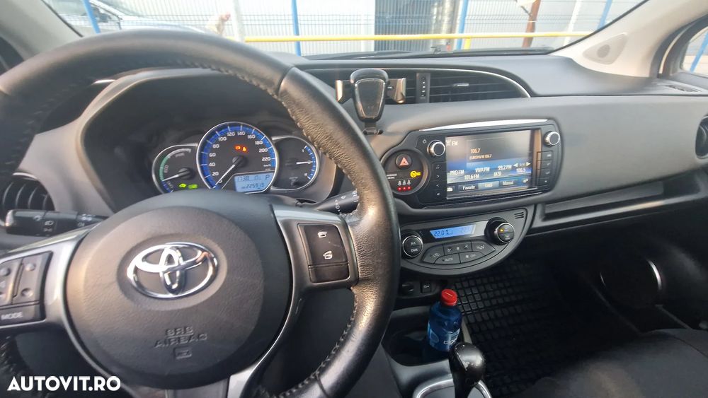 Toyota Yaris 1.5 VVT-i HSD Terra - 13