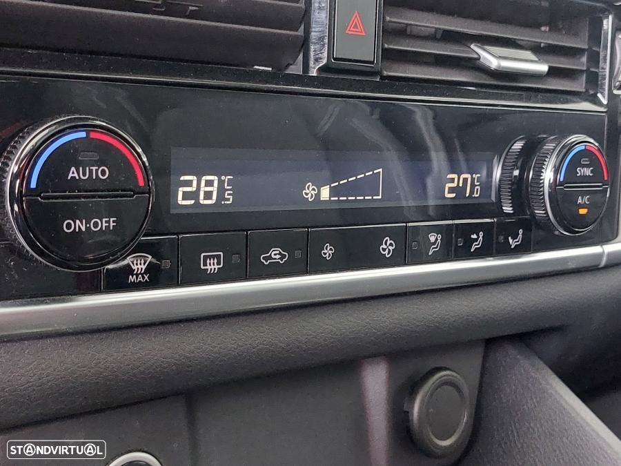 Nissan Qashqai 1.3 DIG-T N-Connecta LED+SKY - 33