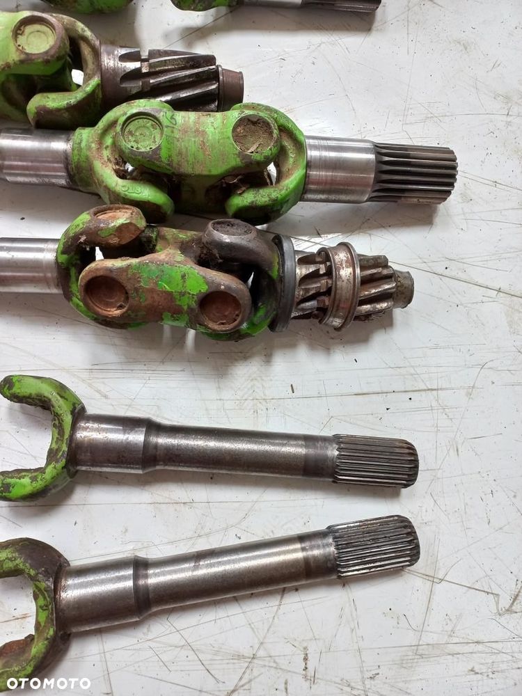 Półoś MERLO krótka długa do ładowarki teleskopowej  kszyżak,łącznik bob cat massey - 7