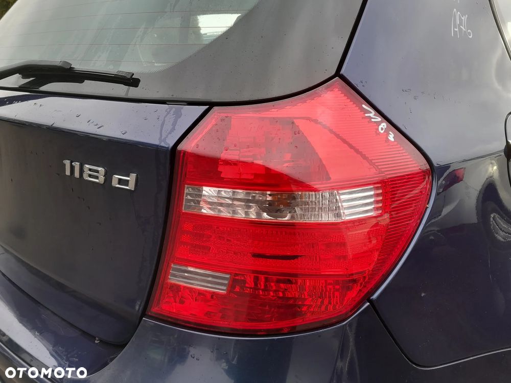 BMW E87 LIFT LAMPA TYLNA PRAWA W BŁOTNIK - 2