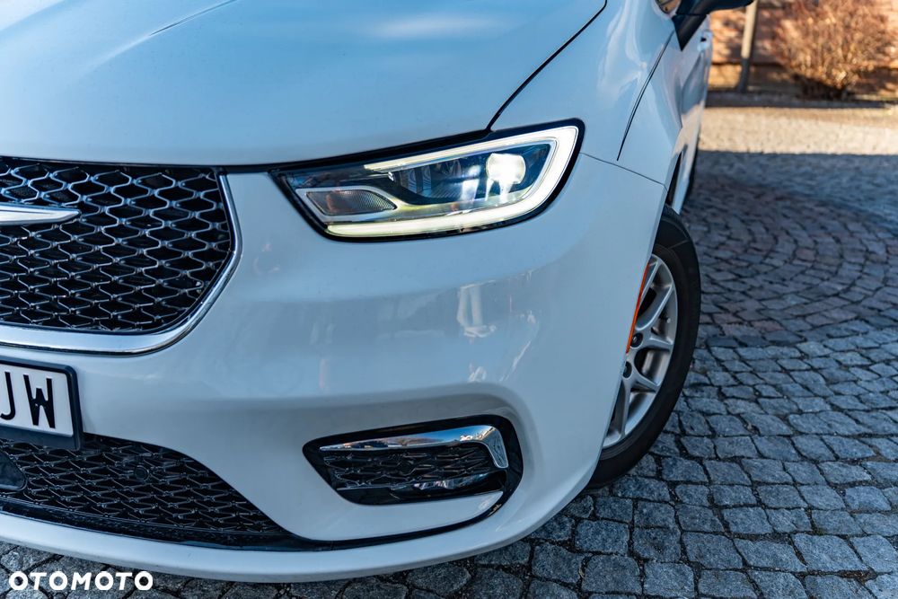 Chrysler Pacifica - 35