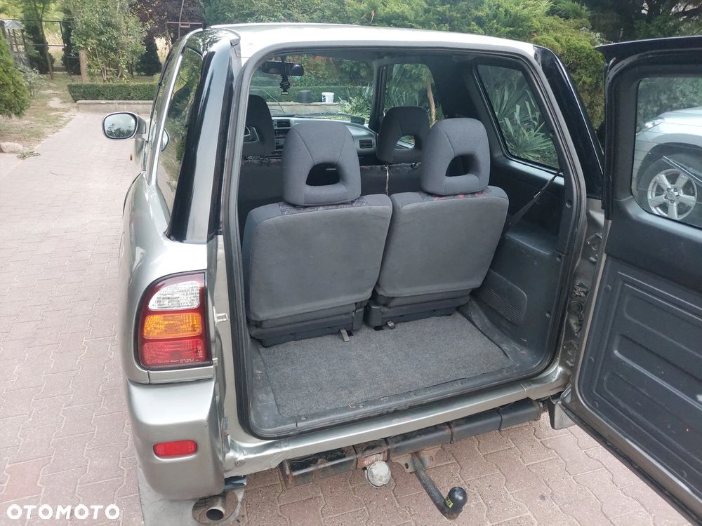 Toyota RAV4 2.0 Special - 27