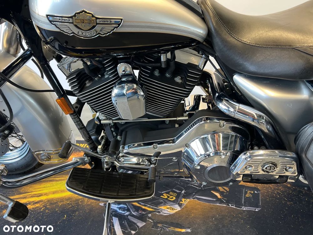 Harley-Davidson Touring Road King - 16