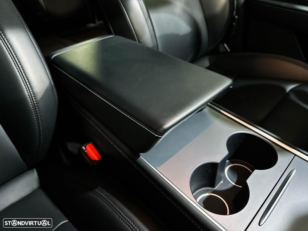 Tesla Model Y Long Range Dual Motor AWD - 38