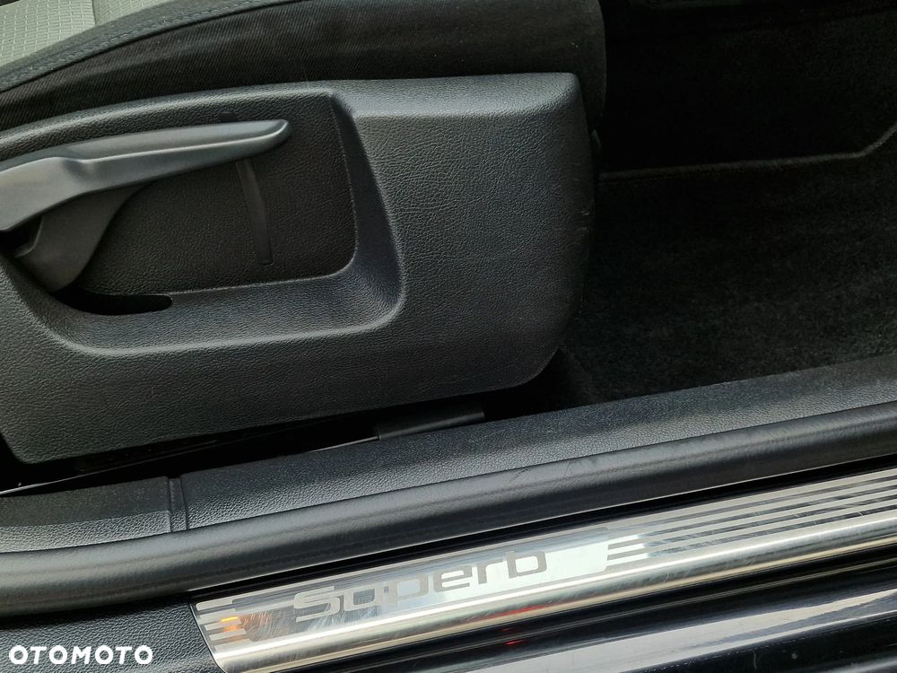 Skoda Superb 2.0 TDI Elegance - 27