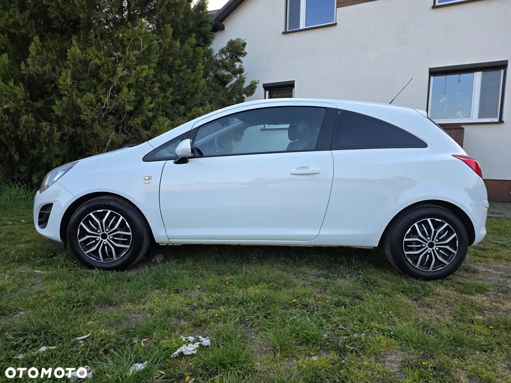 Opel Corsa 1.4 16V Edition - 4