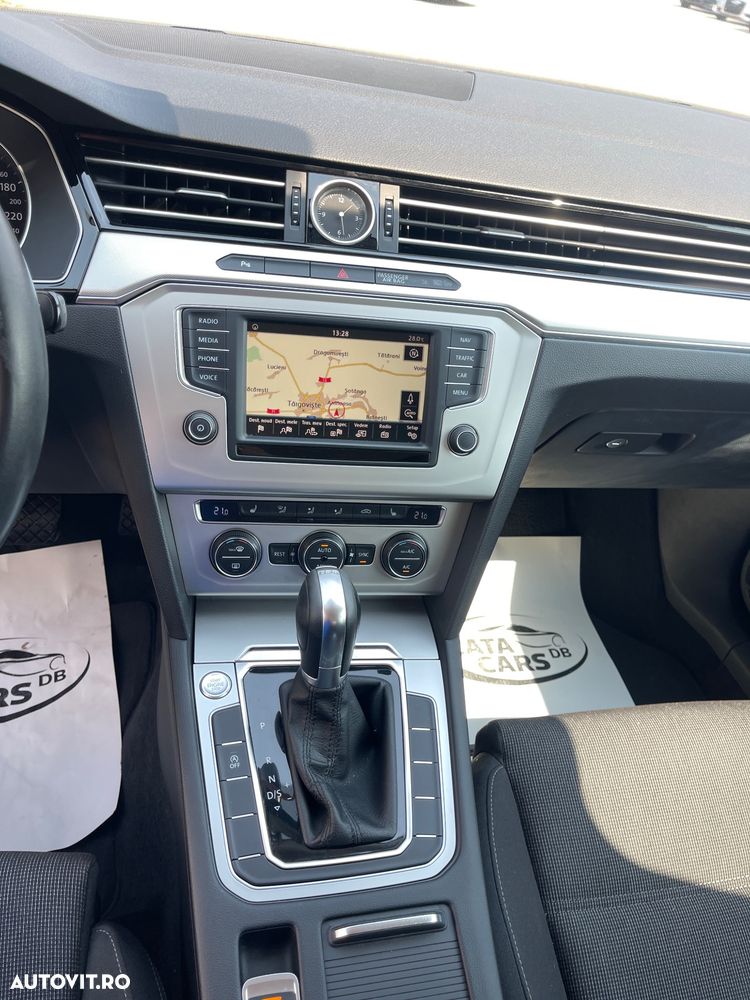 Volkswagen Passat - 33