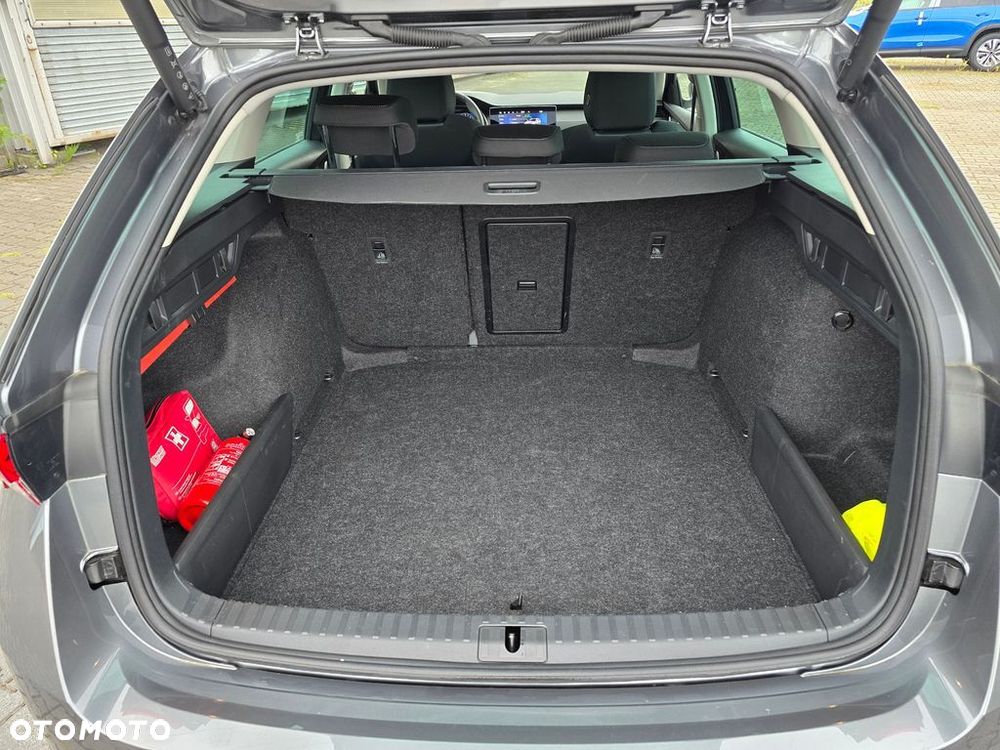 Skoda Octavia 1.5 TSI mHEV Selection DSG - 36