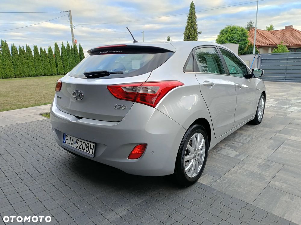 Hyundai i30 blue 1.6 CRDi YES Silver - 14
