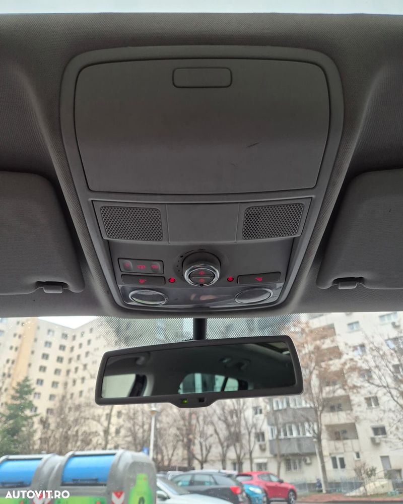 Volkswagen Tiguan 2.0 TDI SCR BlueMotion Technology Sport & Style - 17