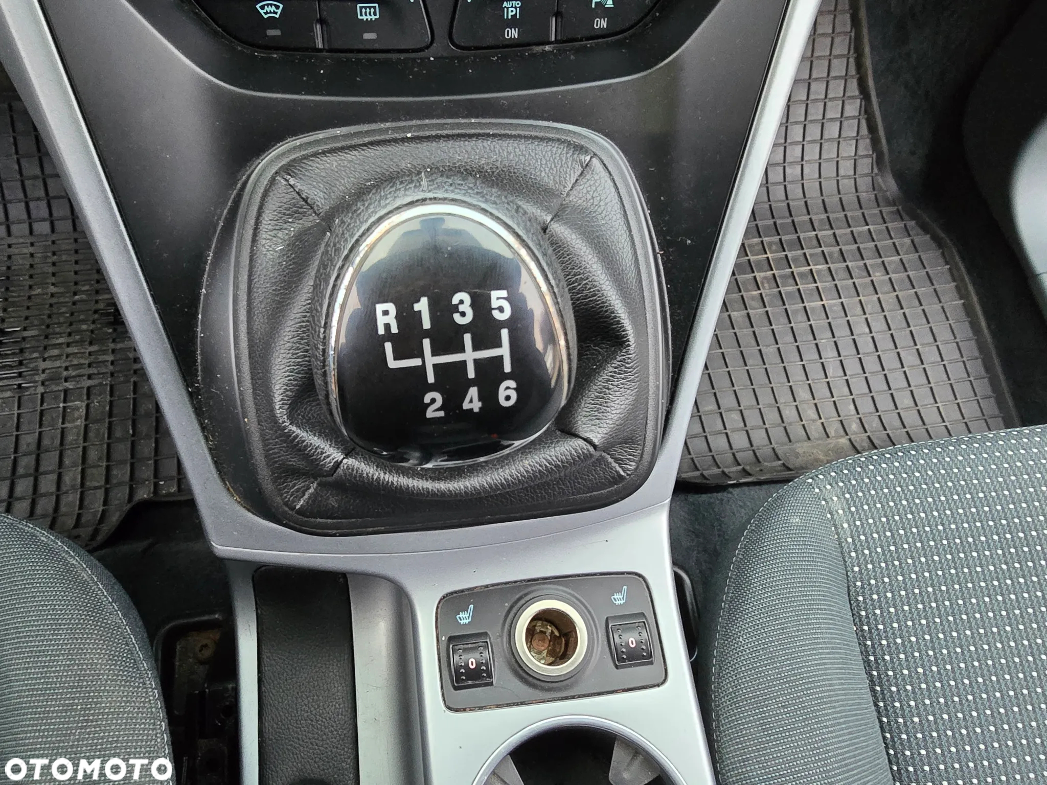 Ford Grand C-MAX - 31
