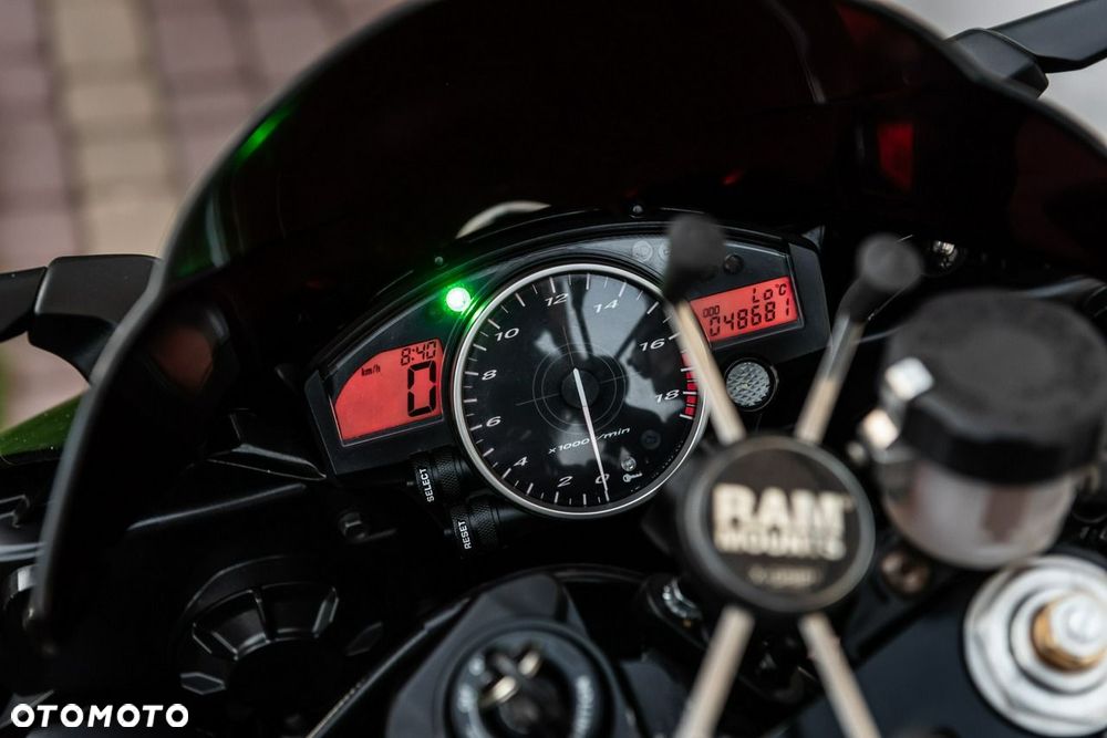 Yamaha R6 - 13