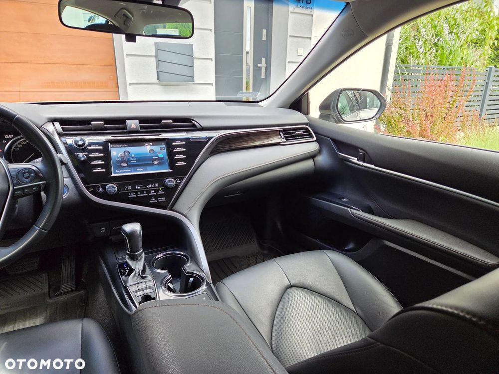 Toyota Camry 2.5 Hybrid Comfort CVT - 16