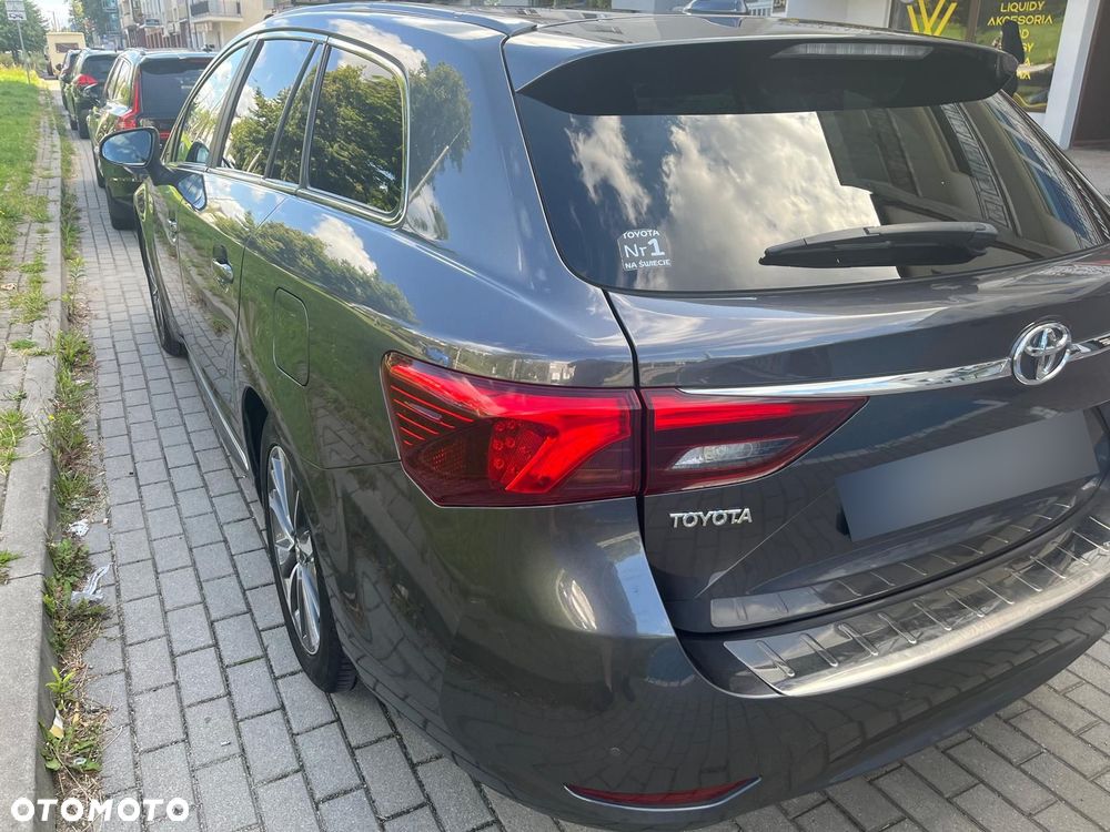 Toyota Avensis 1.8 Premium - 7