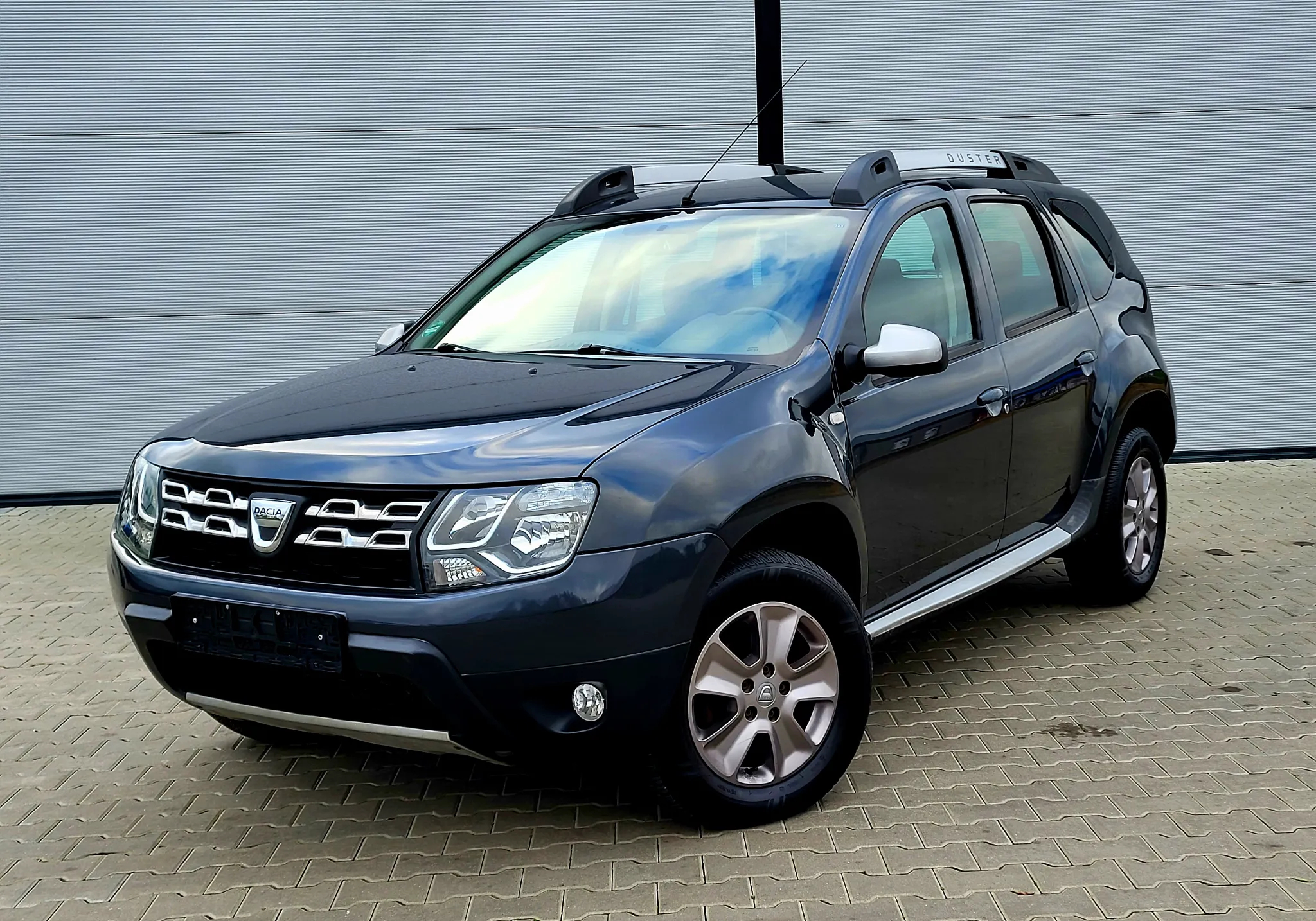 Dacia Duster 1.6 16V 4x4 Laureate - 2