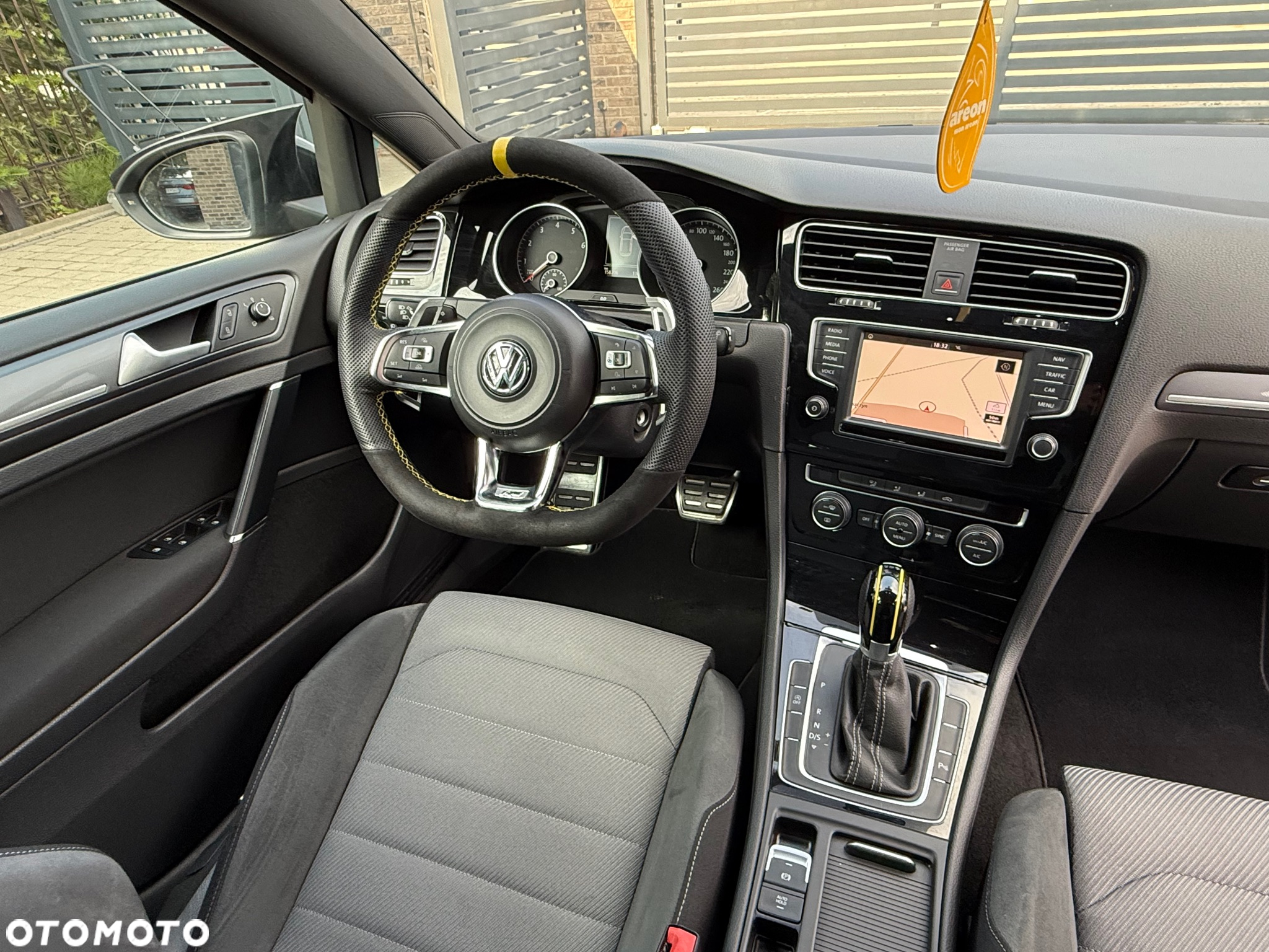 Volkswagen Golf VII 1.4 TSI BMT Highline DSG - 24