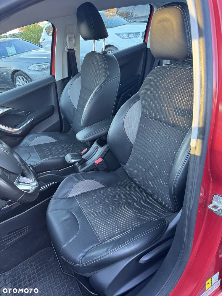 Peugeot 2008 PureTech 110 Style - 28