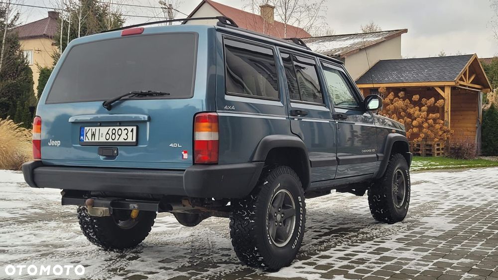 Jeep Cherokee - 12