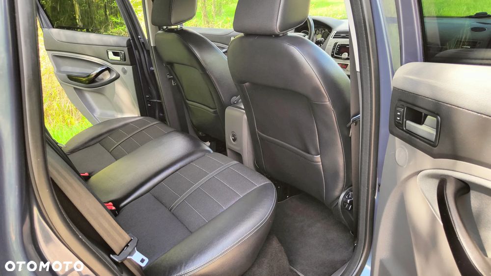 Ford Kuga 2.0 TDCi Titanium FWD - 34
