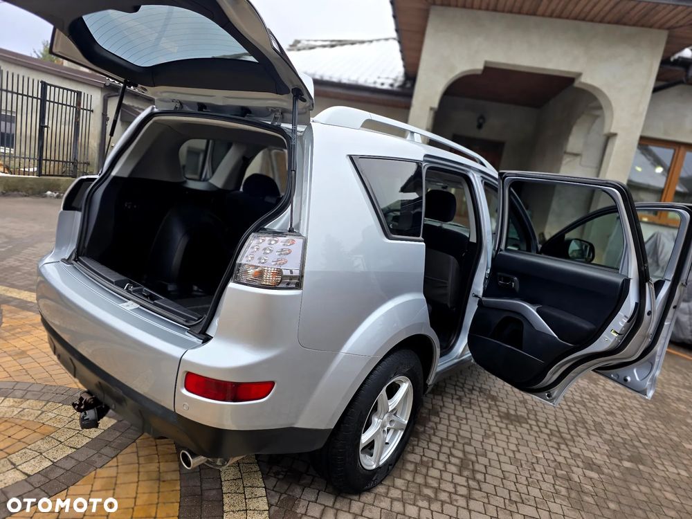 Mitsubishi Outlander - 10