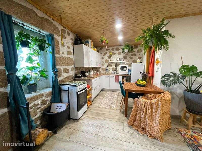 Quinta com 6.3ha+ T1, 52m2 - Grande imagem: 2/12