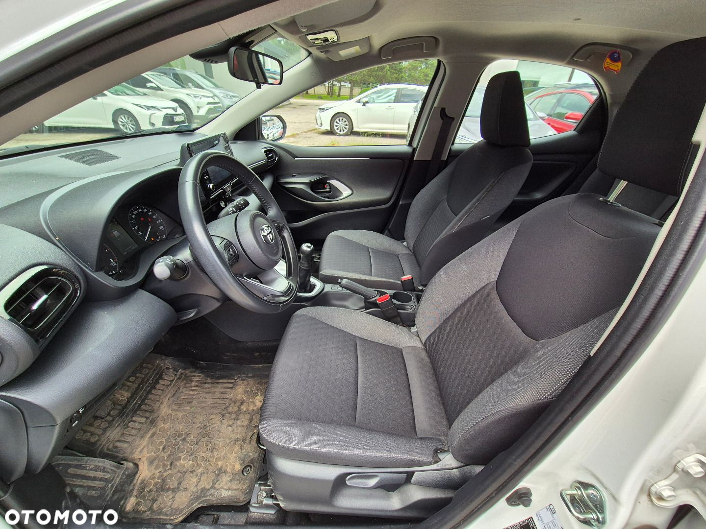 Toyota Yaris - 8