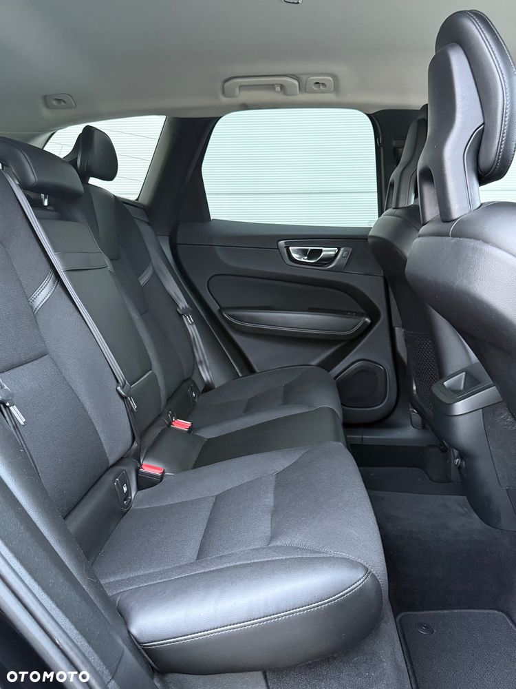 Volvo XC 60 D4 AWD Geartronic Momentum - 26