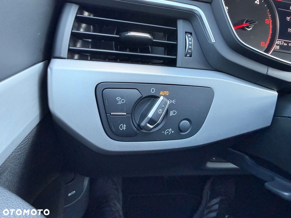 Audi A4 Avant 40 TDI quattro S tronic - 18