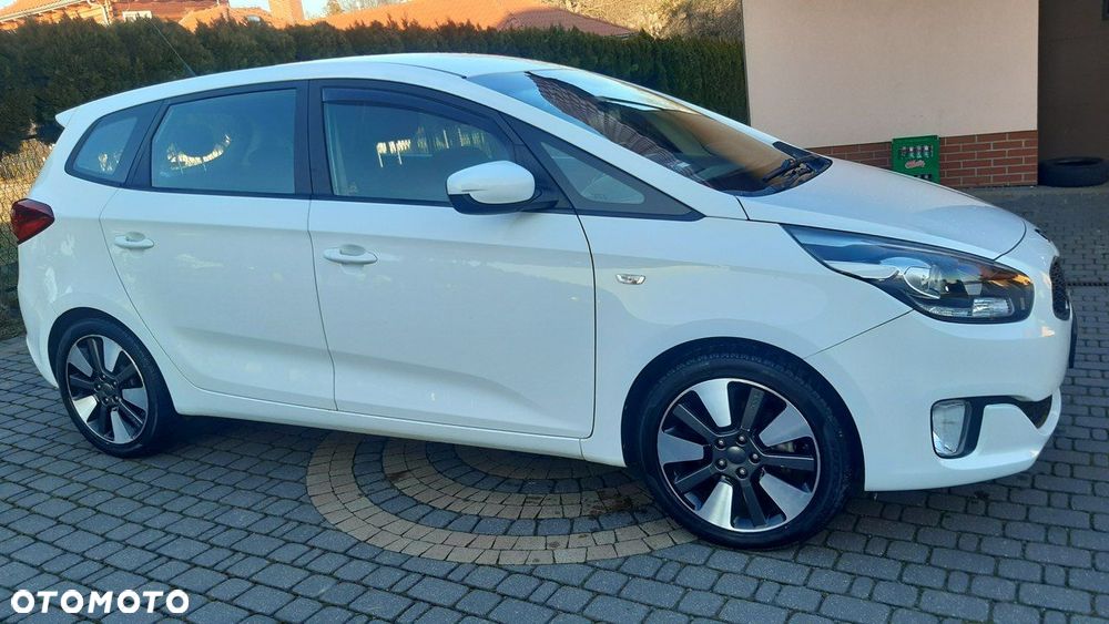 Kia Carens - 6