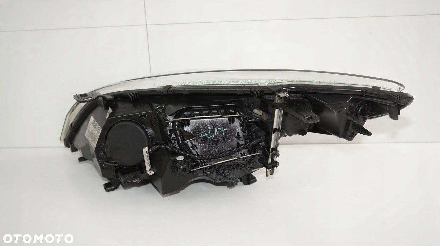 LAMPA PRAWY PRZÓD PRZEDNIA RENAULT MEGANE III 08-12R - 7