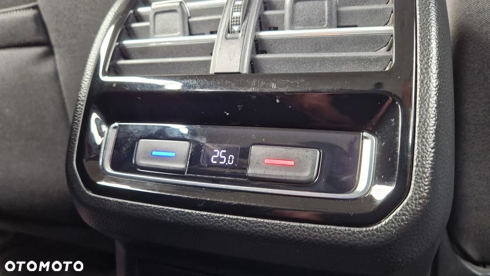 Volkswagen Passat - 17