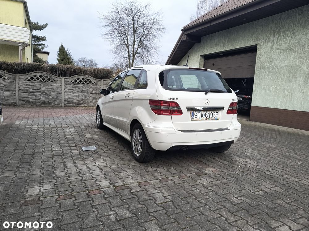 Mercedes-Benz Klasa B 180 CDI Autotronic - 12