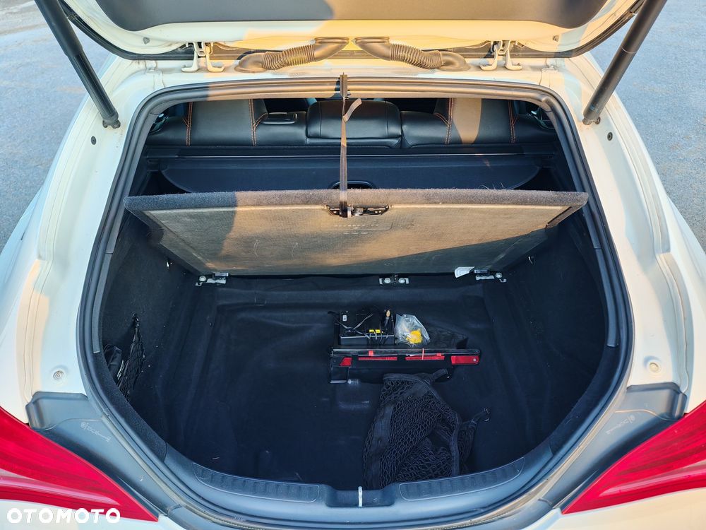 Mercedes-Benz CLA 200 7G-DCT - 18