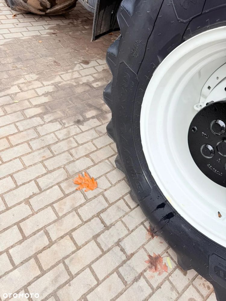 New Holland T8030 - 23